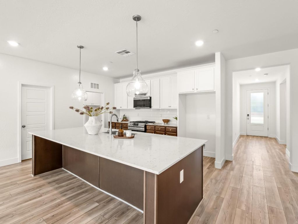Image 13 of property listing at 143 Timberline Way S, Madera, CA 93636