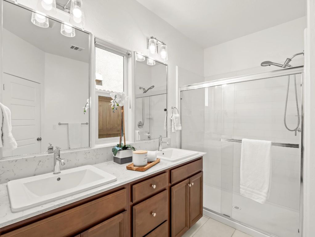 Image 22 of property listing at 143 Timberline Way S, Madera, CA 93636