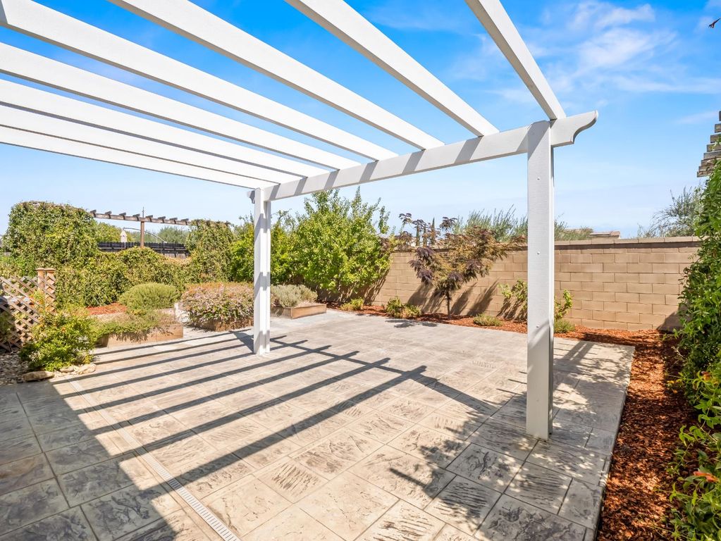 Image 33 of property listing at 143 Timberline Way S, Madera, CA 93636
