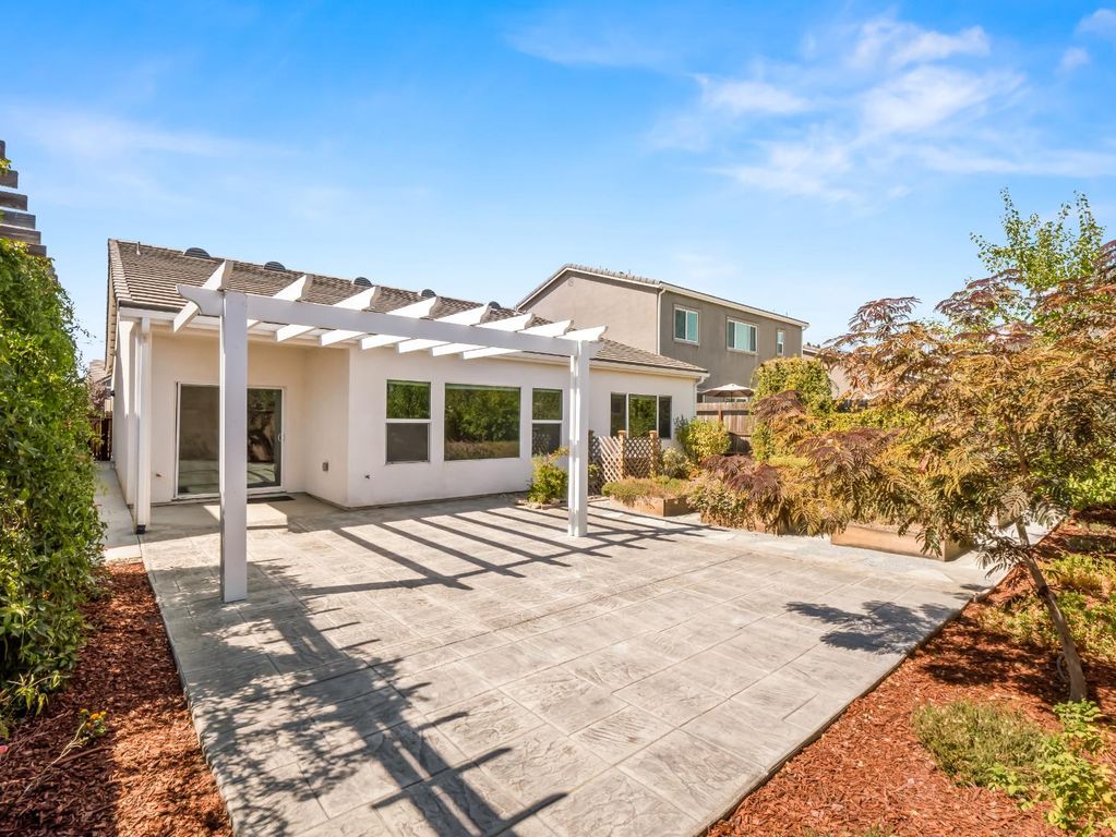 Image 34 of property listing at 143 Timberline Way S, Madera, CA 93636