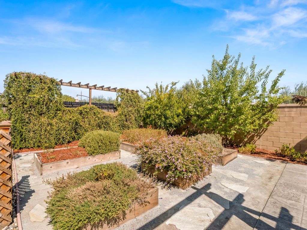 Image 35 of property listing at 143 Timberline Way S, Madera, CA 93636