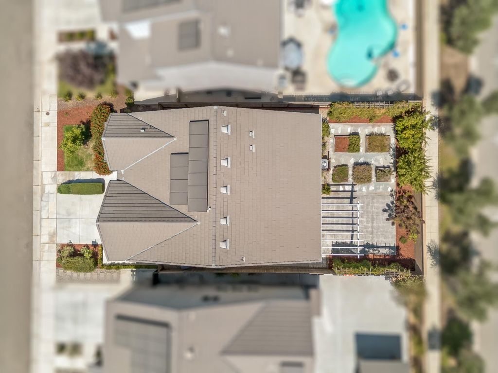Image 4 of property listing at 143 Timberline Way S, Madera, CA 93636