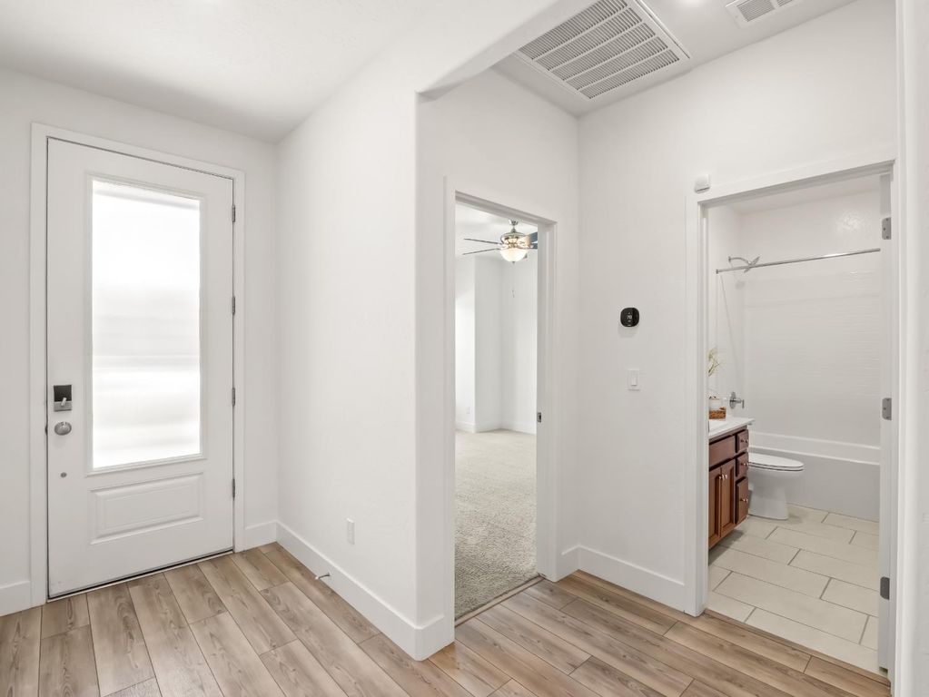 Image 8 of property listing at 143 Timberline Way S, Madera, CA 93636