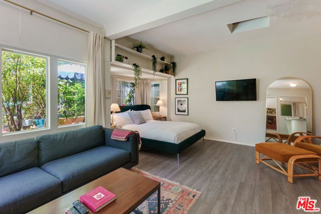 8998 Lloyd Place, West Hollywood, CA 90048