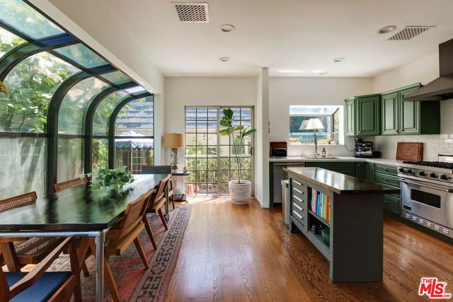 8998 Lloyd Place, West Hollywood, CA 90048
