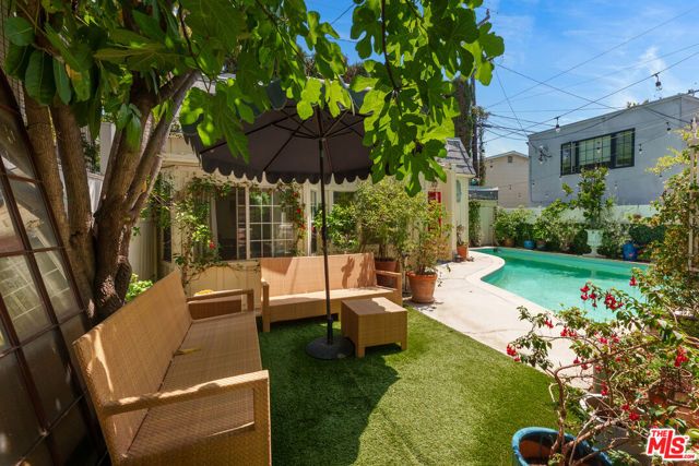 8998 Lloyd Place, West Hollywood, CA 90048
