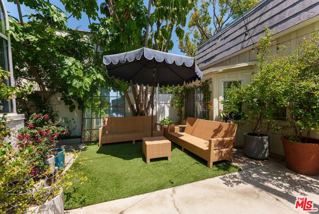 8998 Lloyd Place, West Hollywood, CA 90048