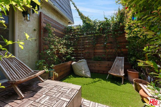 8998 Lloyd Place, West Hollywood, CA 90048