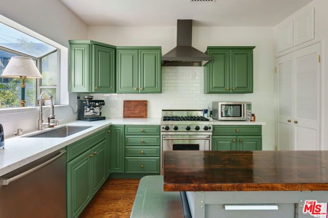 8998 Lloyd Place, West Hollywood, CA 90048