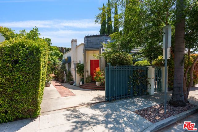 8998 Lloyd Place, West Hollywood, CA 90048
