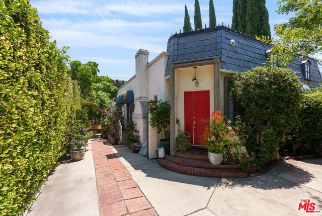 8998 Lloyd Place, West Hollywood, CA 90048