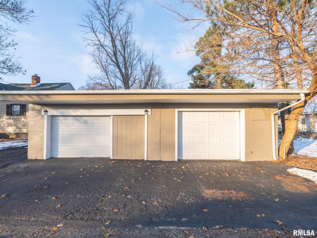 1030 S 13TH Street, Pekin, IL 61554