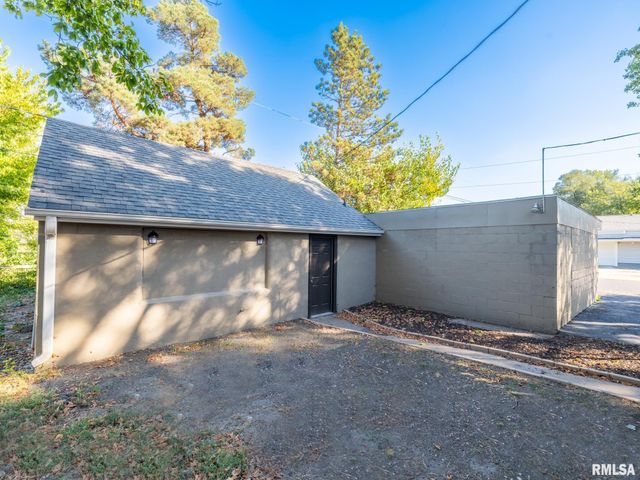 1030 S 13TH Street, Pekin, IL 61554