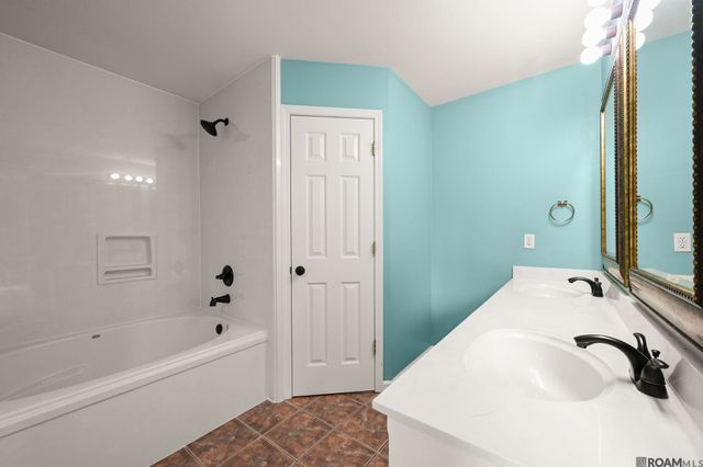 9911 Asheville Dr, Denham Springs, LA 70706