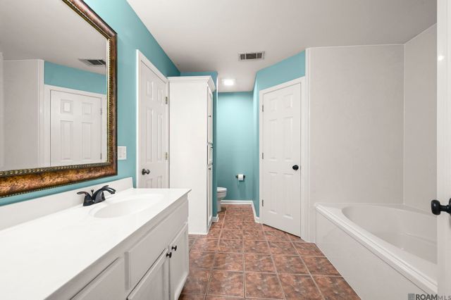 9911 Asheville Dr, Denham Springs, LA 70706