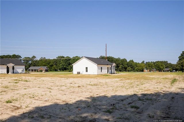 689 McLamb Road, Dunn, NC 28334