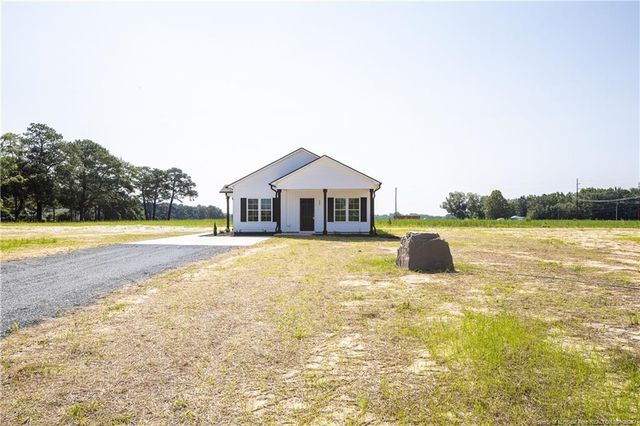 689 McLamb Road, Dunn, NC 28334