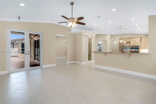 18801 SW 7th St, Pembroke Pines, FL 33029