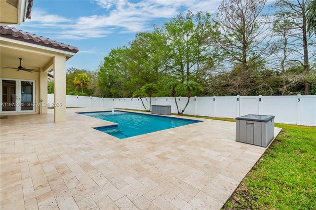 18801 SW 7th St, Pembroke Pines, FL 33029