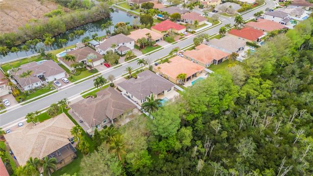 18801 SW 7th St, Pembroke Pines, FL 33029
