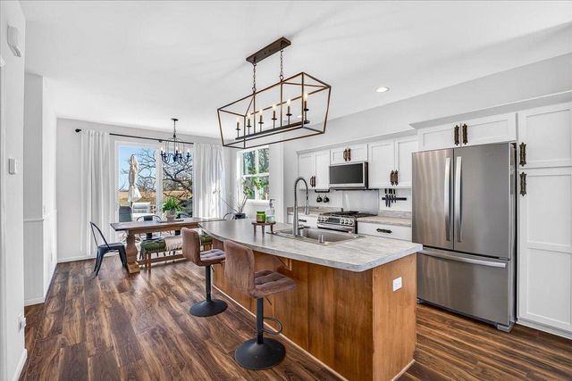 523 Tawny Elm Parkway, Verona, WI 53593