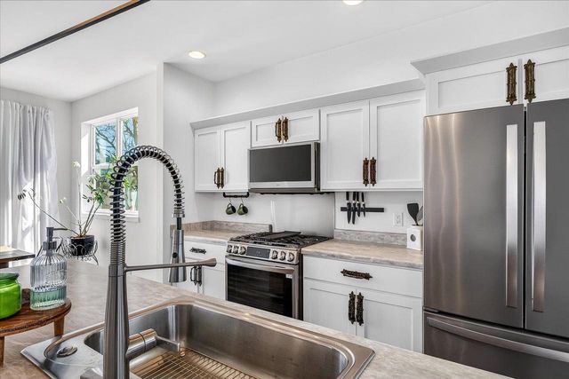 523 Tawny Elm Parkway, Verona, WI 53593