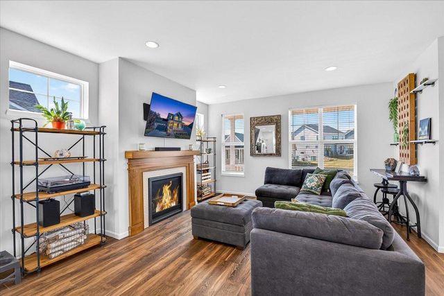 523 Tawny Elm Parkway, Verona, WI 53593