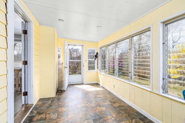 2 Montauk Street, Falmouth, MA 02536