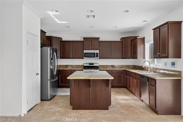 14937 Edgewood, Eastvale, CA 92880