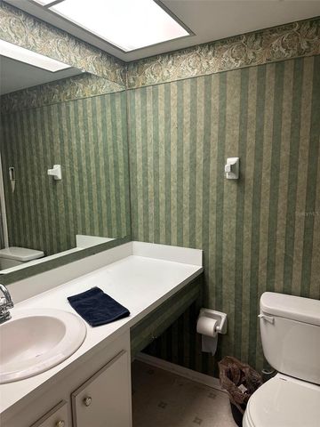 5090 BAY STREET NE 220, St Petersburg, FL 33703