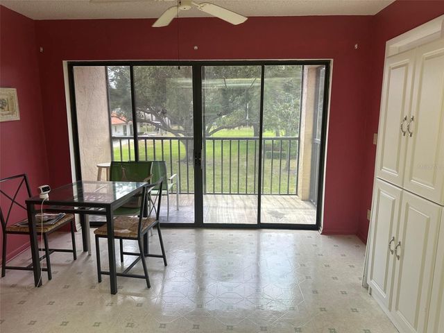 5090 BAY STREET NE 220, St Petersburg, FL 33703