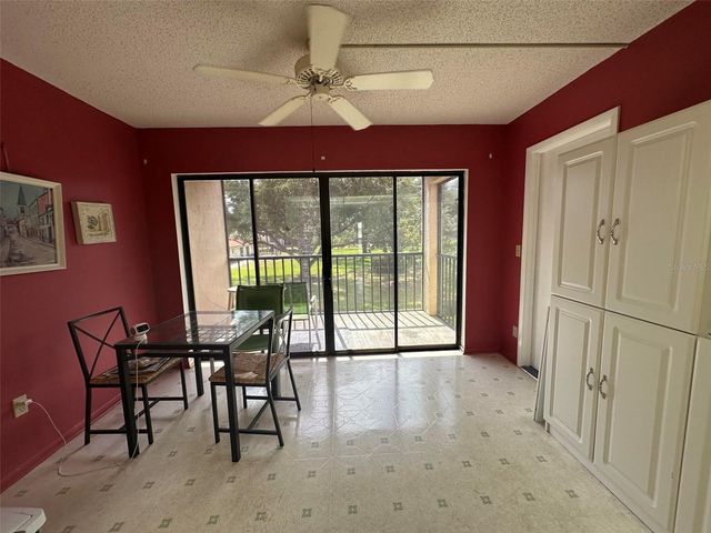 5090 BAY STREET NE 220, St Petersburg, FL 33703