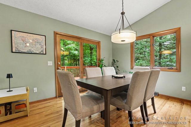 956 Spaulding Avenue SE, Ada, MI 49301