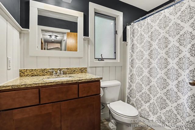 956 Spaulding Avenue SE, Ada, MI 49301