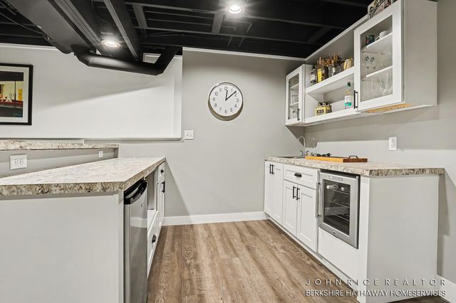 956 Spaulding Avenue SE, Ada, MI 49301