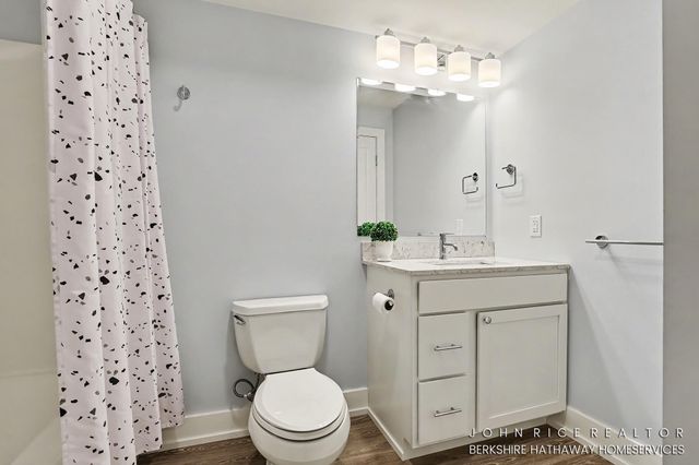956 Spaulding Avenue SE, Ada, MI 49301