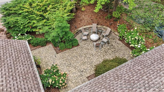 956 Spaulding Avenue SE, Ada, MI 49301