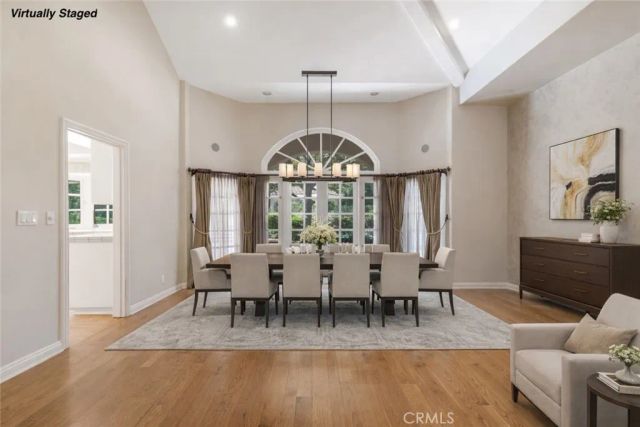 4525 Vista De Oro Avenue, Woodland Hills, CA 91364