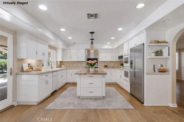 4525 Vista De Oro Avenue, Woodland Hills, CA 91364