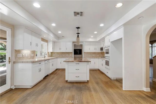 4525 Vista De Oro Avenue, Woodland Hills, CA 91364