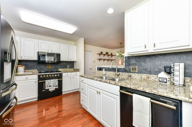 9216 Wadsworth Court, Fishers, IN 46037