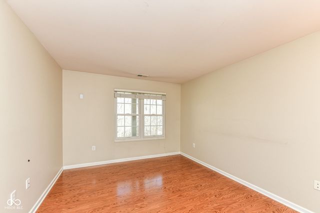 9216 Wadsworth Court, Fishers, IN 46037