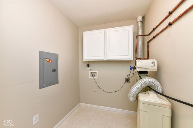 9216 Wadsworth Court, Fishers, IN 46037