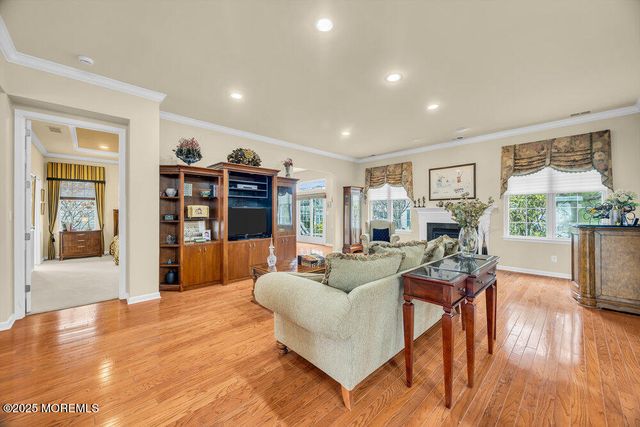 19 Torrey Pines Drive, Monroe, NJ 08831