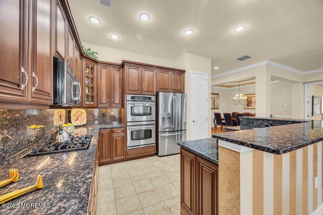 19 Torrey Pines Drive, Monroe, NJ 08831