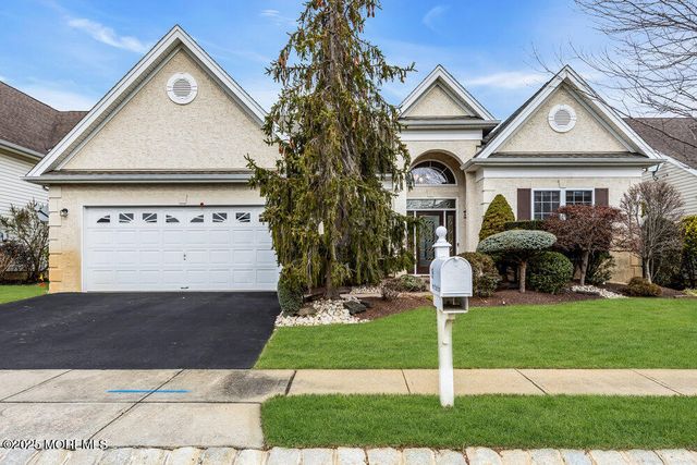 19 Torrey Pines Drive, Monroe, NJ 08831