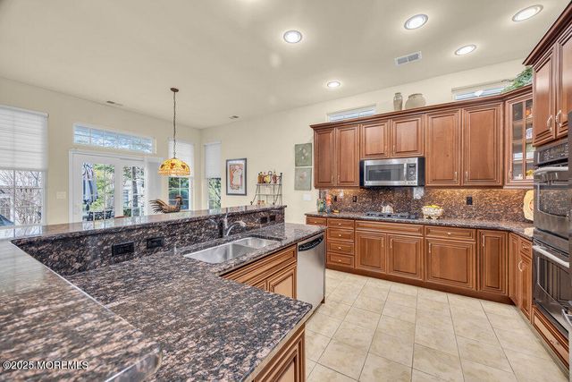 19 Torrey Pines Drive, Monroe, NJ 08831