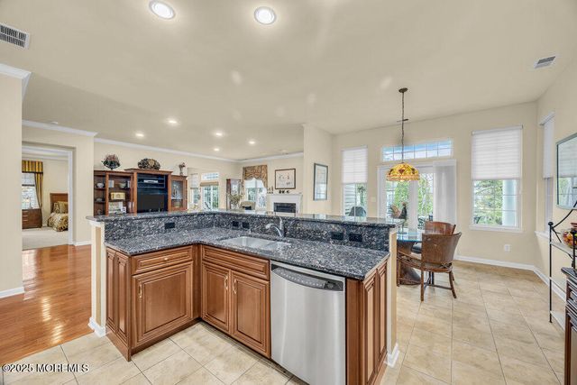 19 Torrey Pines Drive, Monroe, NJ 08831