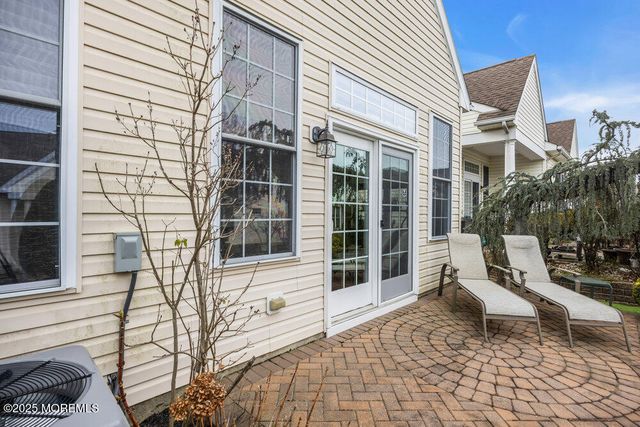 19 Torrey Pines Drive, Monroe, NJ 08831