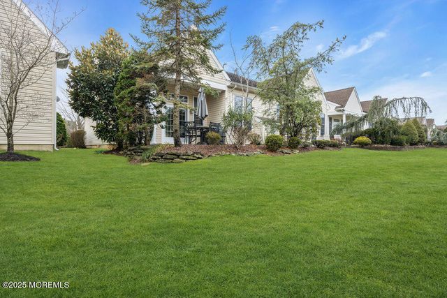 19 Torrey Pines Drive, Monroe, NJ 08831